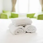 Au Chateau 105 *