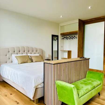 Séjour chez l'habitant De Luxe Au Château 105