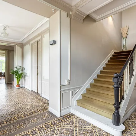 Séjour chez l'habitant De Luxe Au Château 105