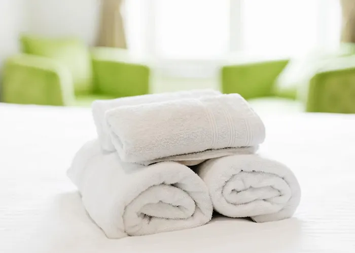 De Luxe Au Château 105 *