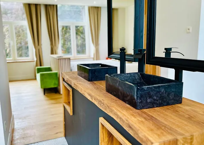 Séjour chez l'habitant De Luxe Au Château 105 Tinlot